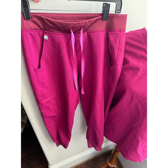 FIGS Scrub Set - Picture 2 of 5